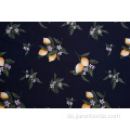Schwarzer Hintergrund Gardenias Muster bedruckter Stoff